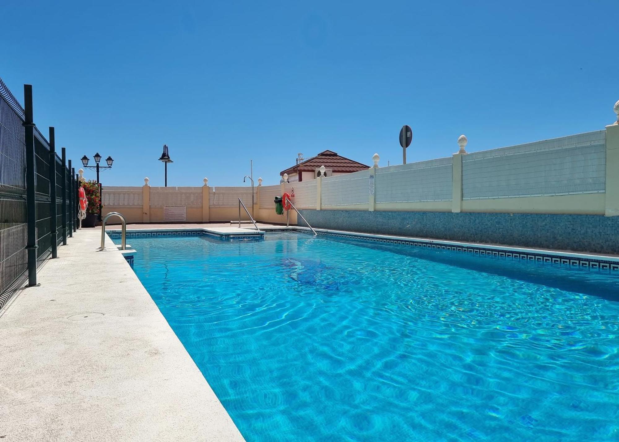 Tinoko Apartament In La Carihuela Beach Torremolinos Esterno foto