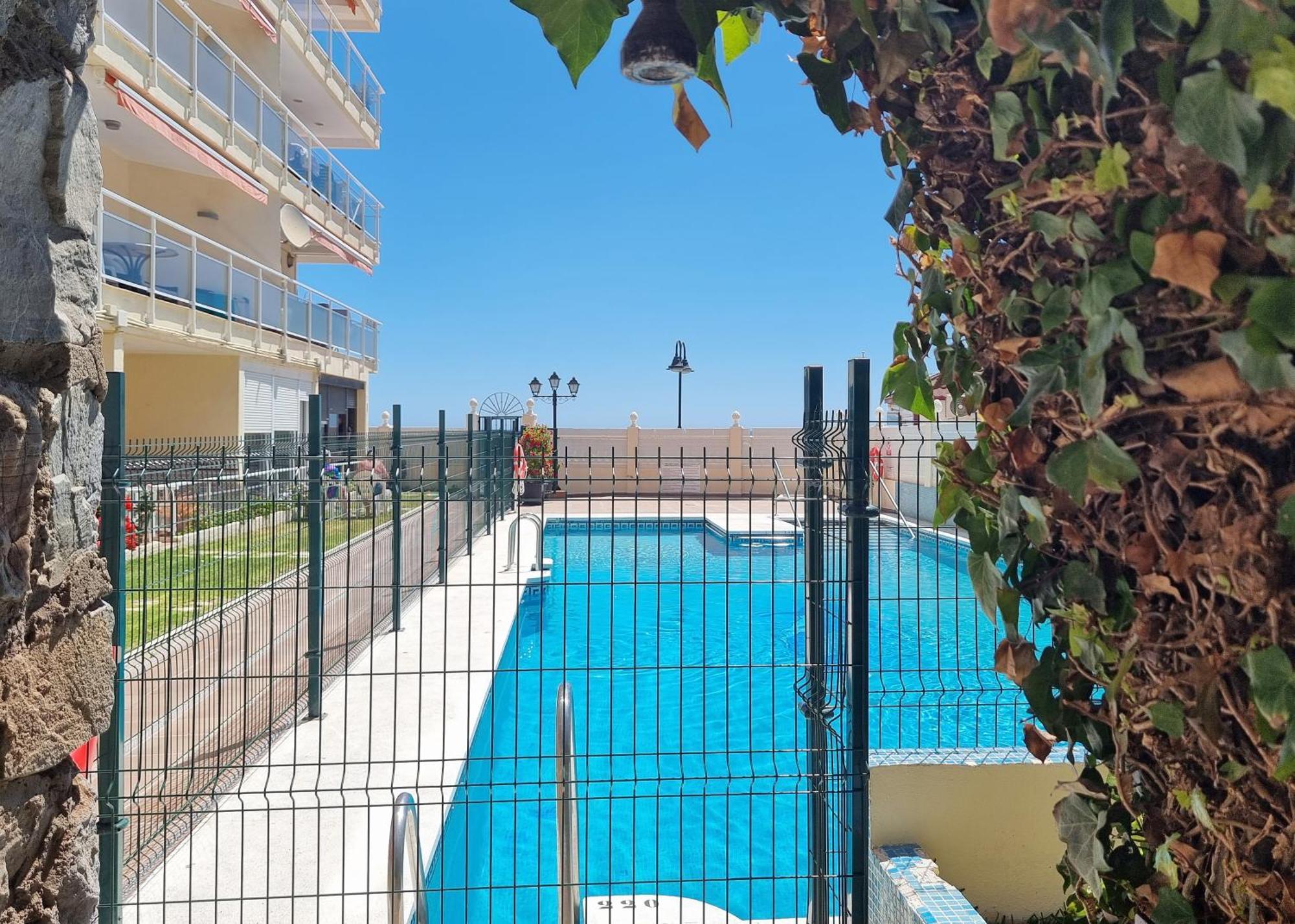 Tinoko Apartament In La Carihuela Beach Torremolinos Esterno foto
