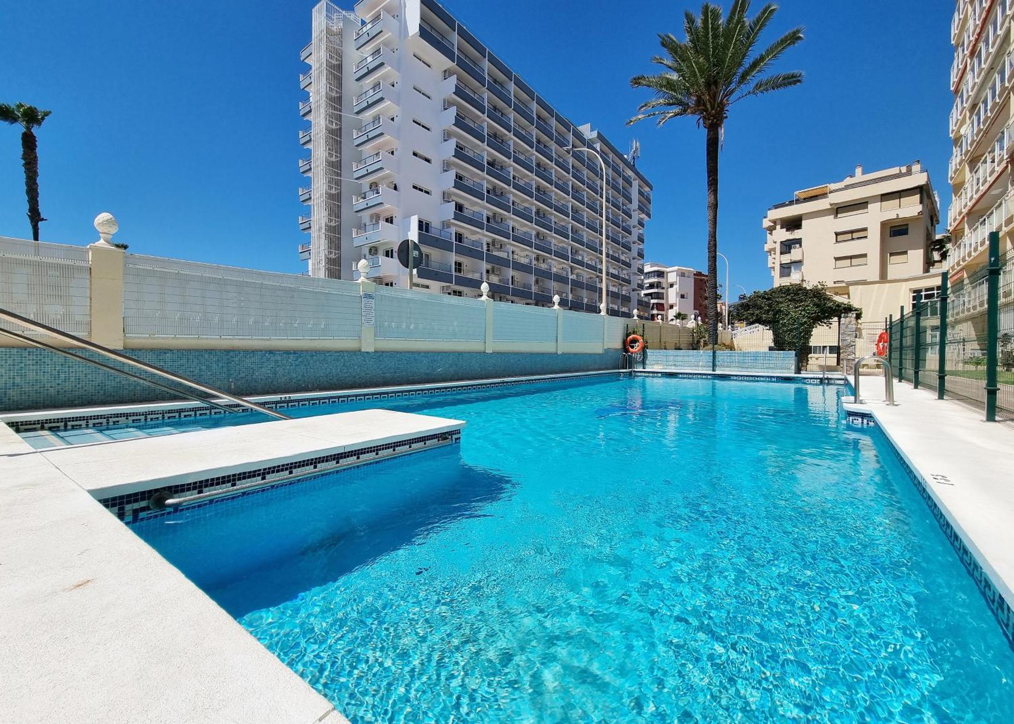Tinoko Apartament In La Carihuela Beach Torremolinos Esterno foto